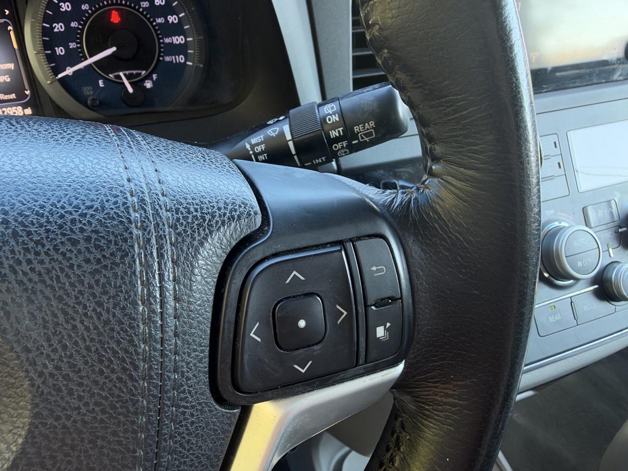 Toyota Sienna XLE FWD 8-Passenger V6 2015