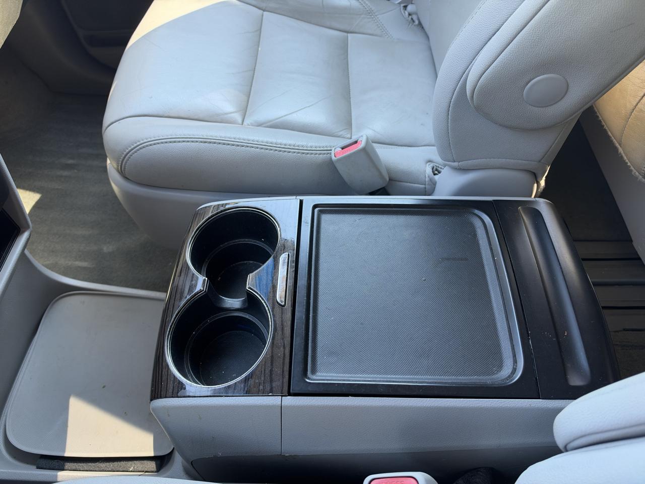Toyota Sienna XLE FWD 8-Passenger V6 2015