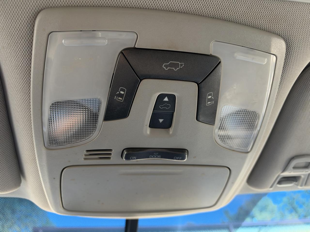 Toyota Sienna XLE FWD 8-Passenger V6 2015