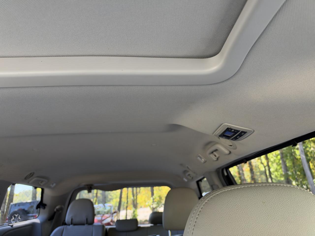Toyota Sienna XLE FWD 8-Passenger V6 2015