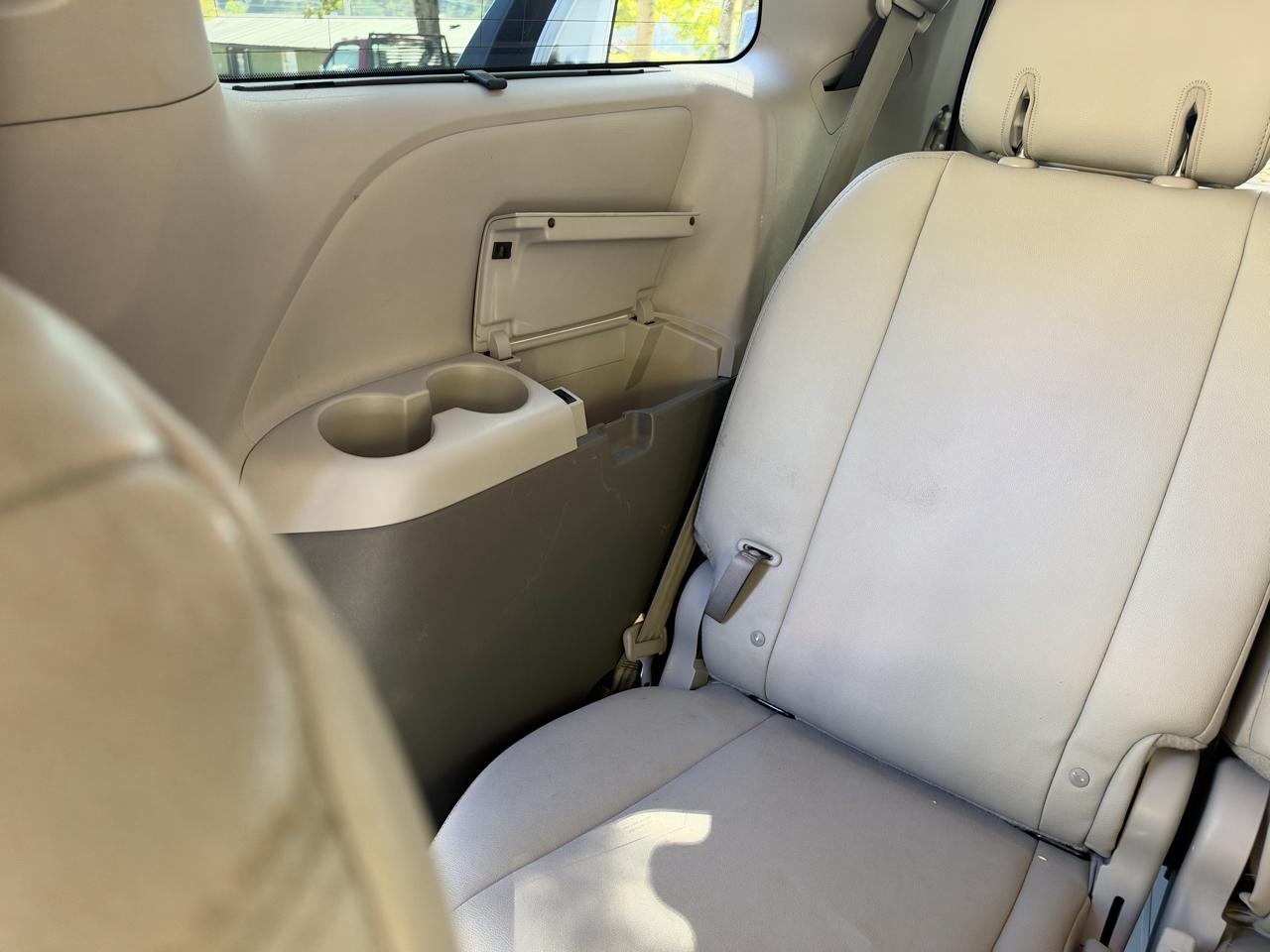 Toyota Sienna XLE FWD 8-Passenger V6 2015