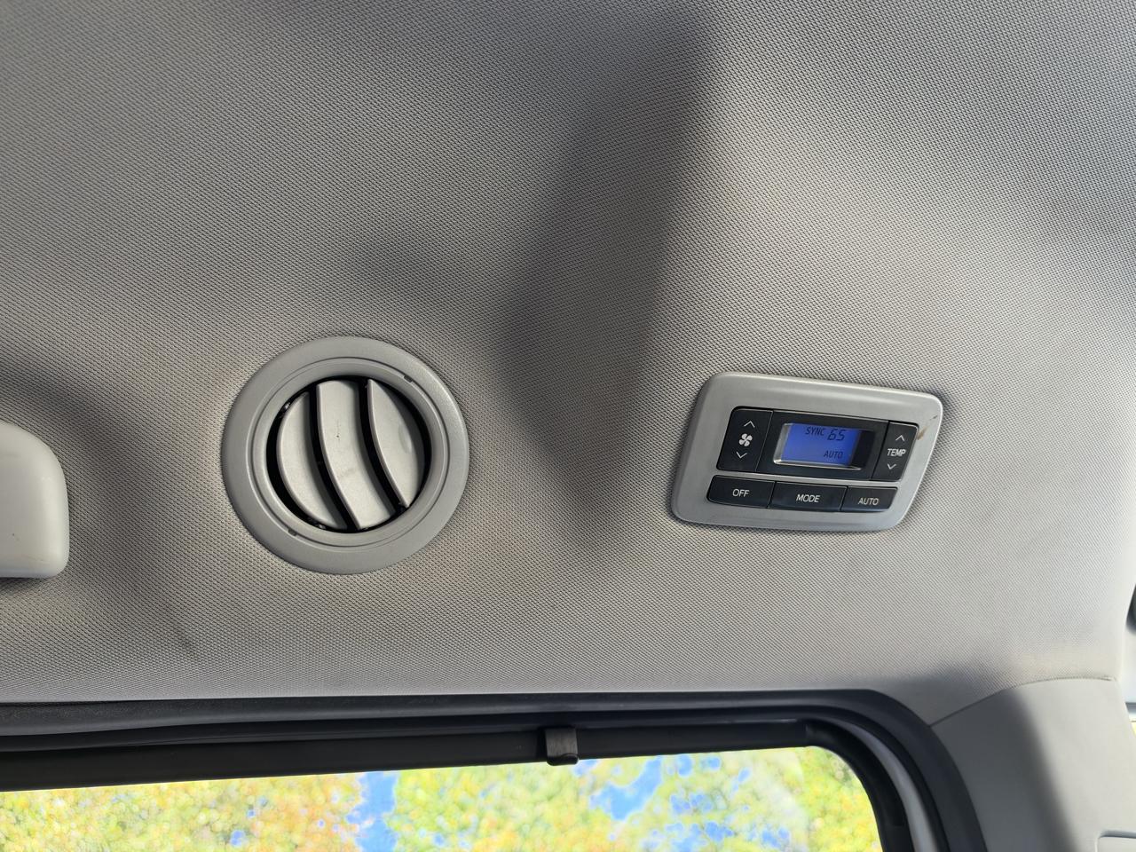 Toyota Sienna XLE FWD 8-Passenger V6 2015