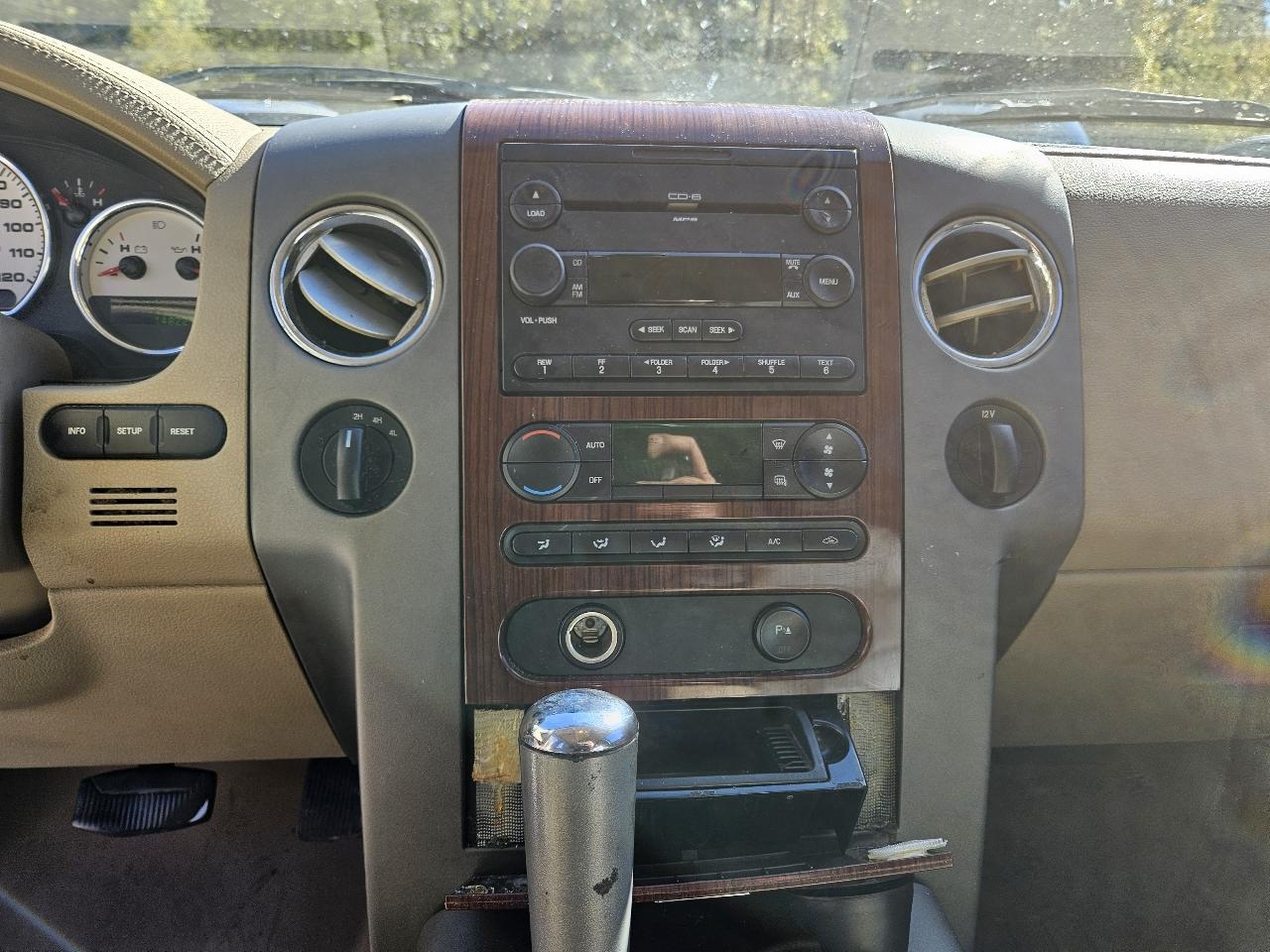 Ford F-150 Lariat SuperCrew 4WD 2005