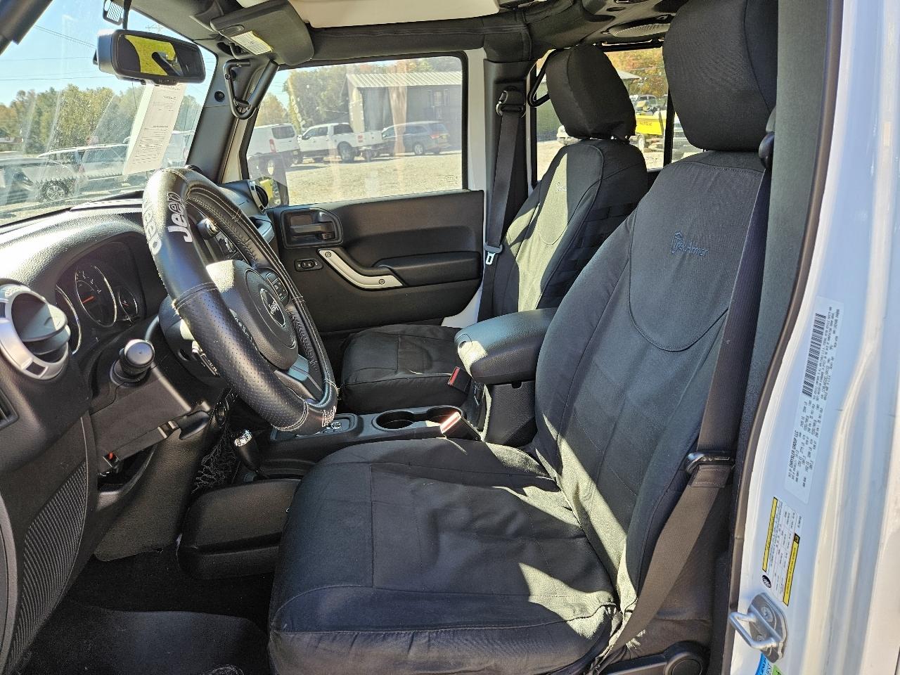 Jeep Wrangler Unlimited Sahara 4WD 2014
