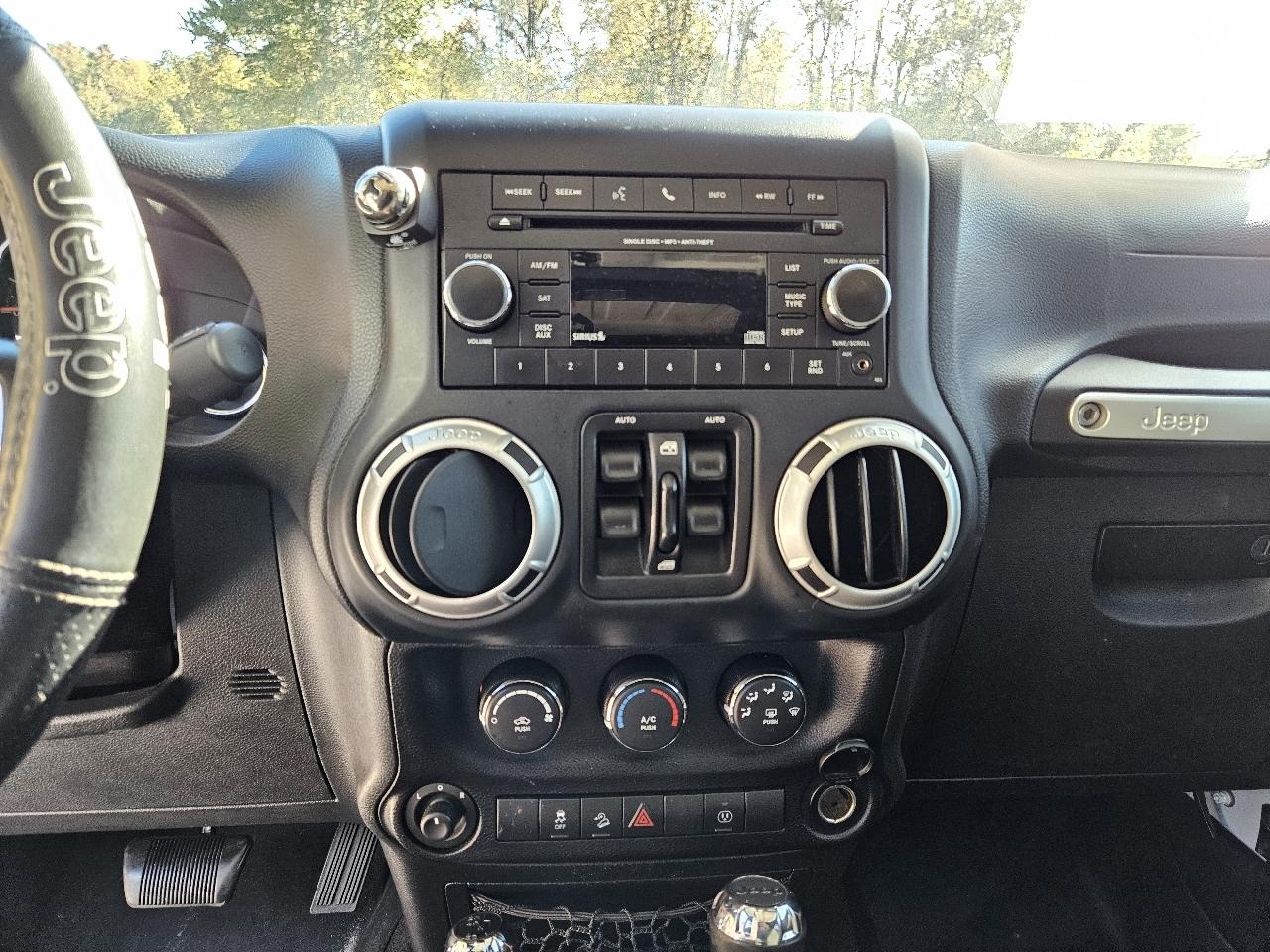Jeep Wrangler Unlimited Sahara 4WD 2014