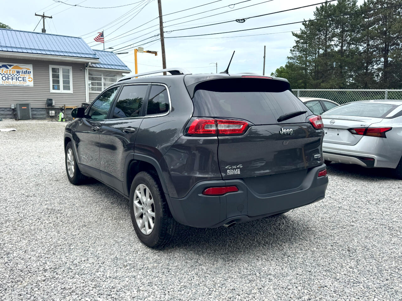 2015 Jeep Cherokee Latitude photo 2