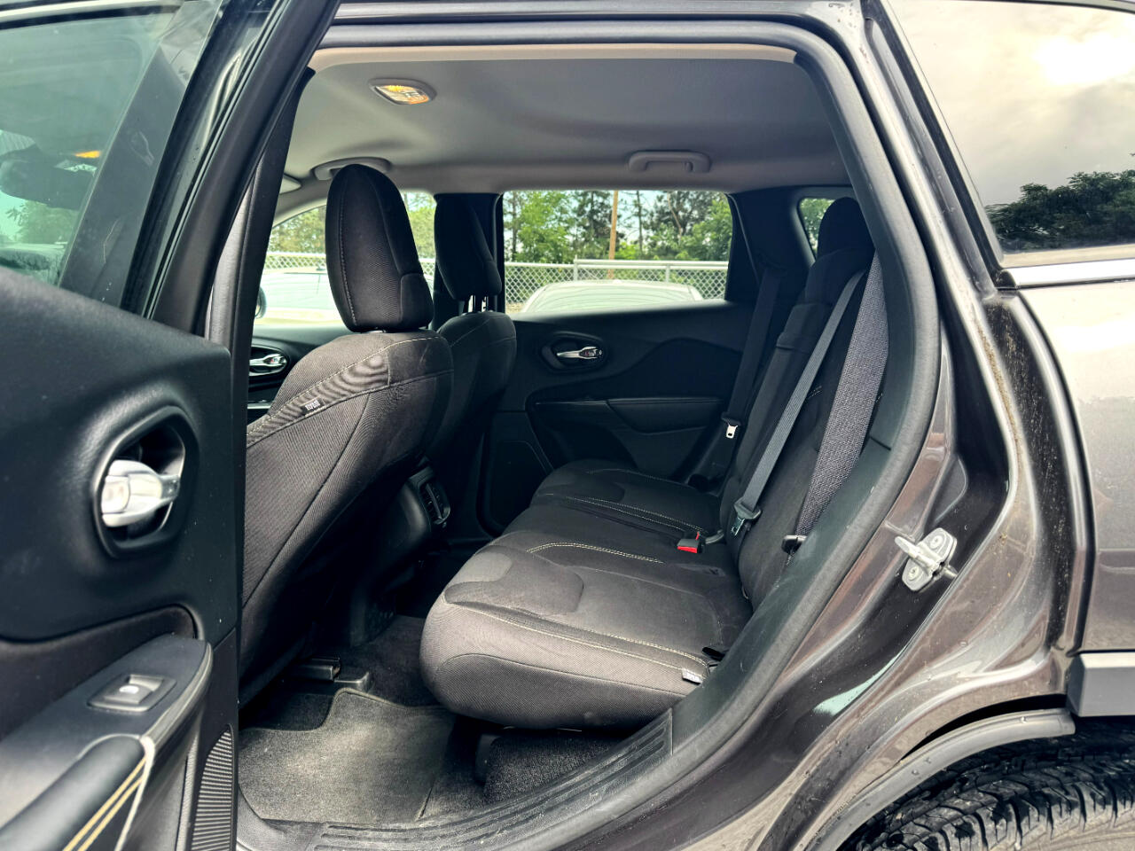 2015 Jeep Cherokee Latitude photo 15