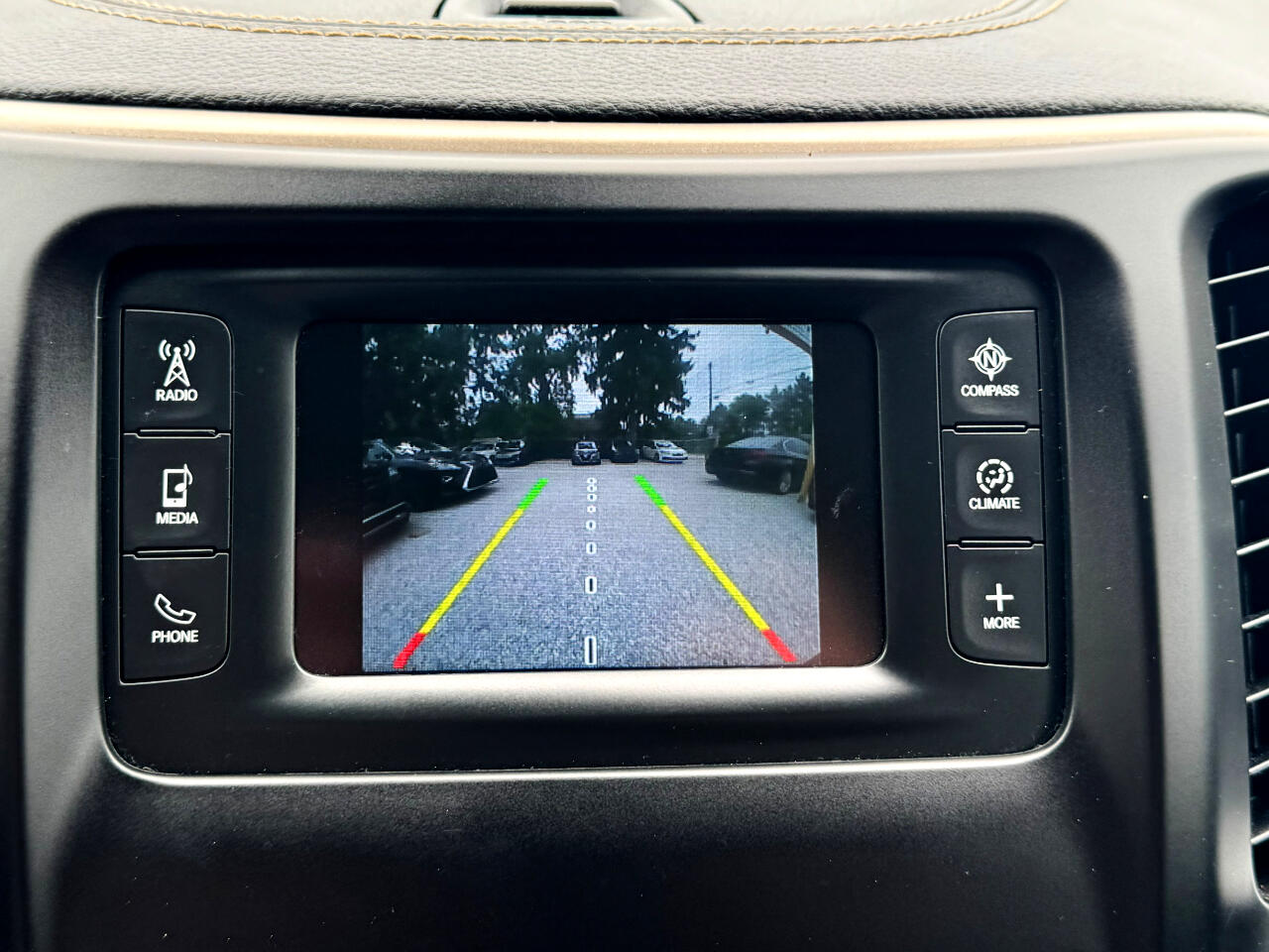 2015 Jeep Cherokee Latitude photo 23
