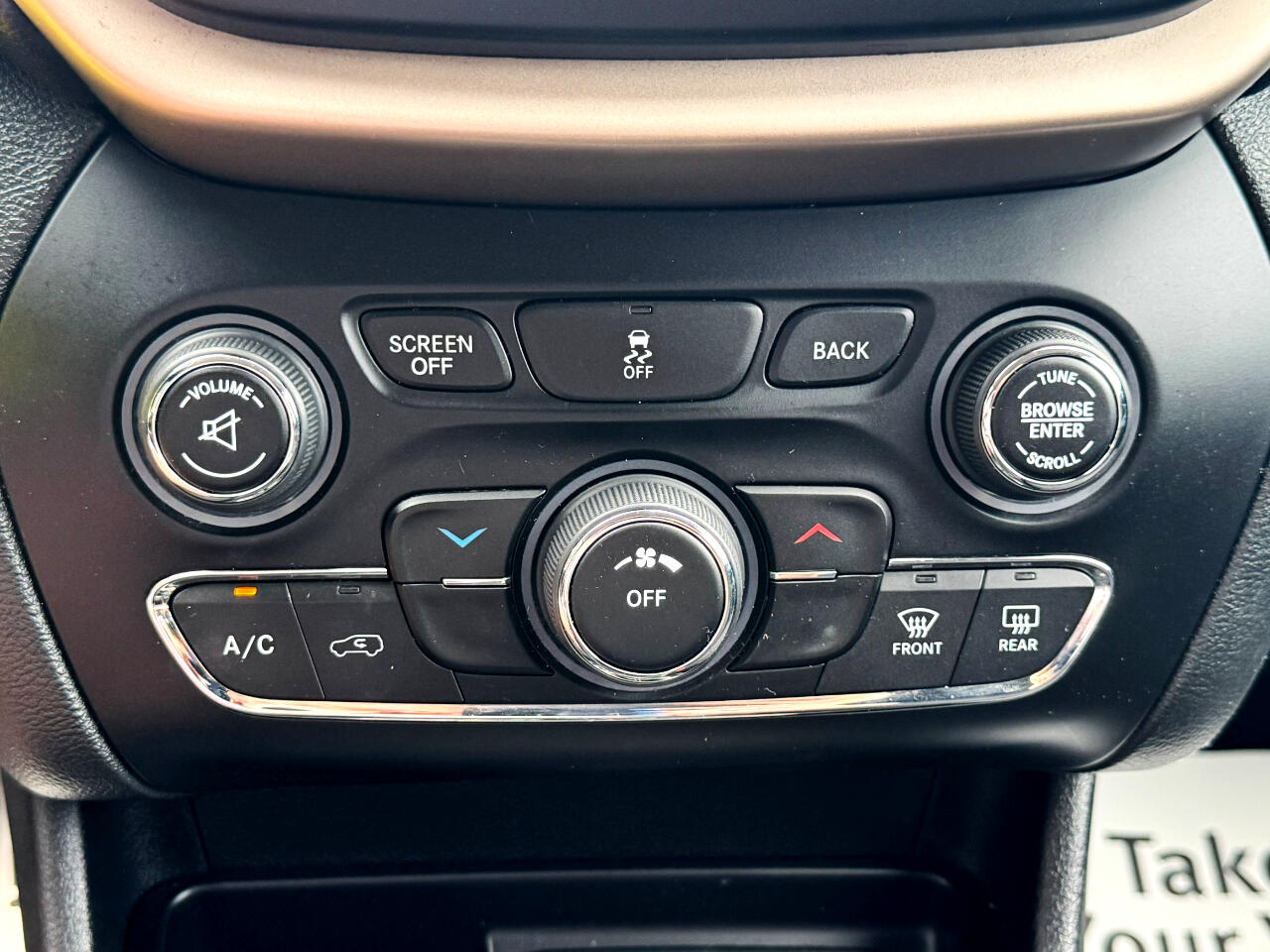 2015 Jeep Cherokee Latitude photo 24