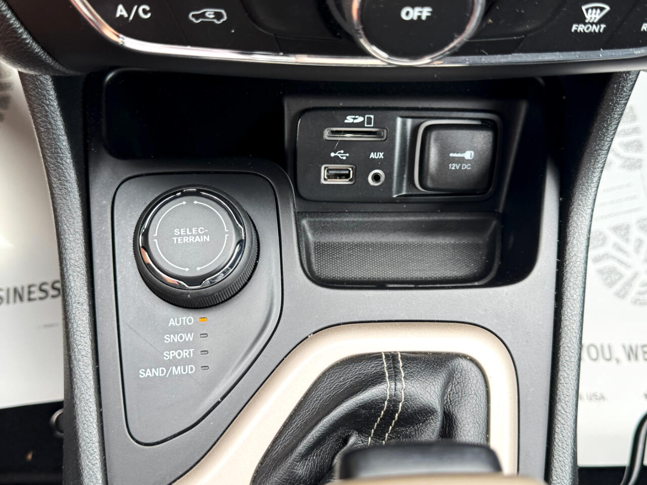2015 Jeep Cherokee Latitude photo 25