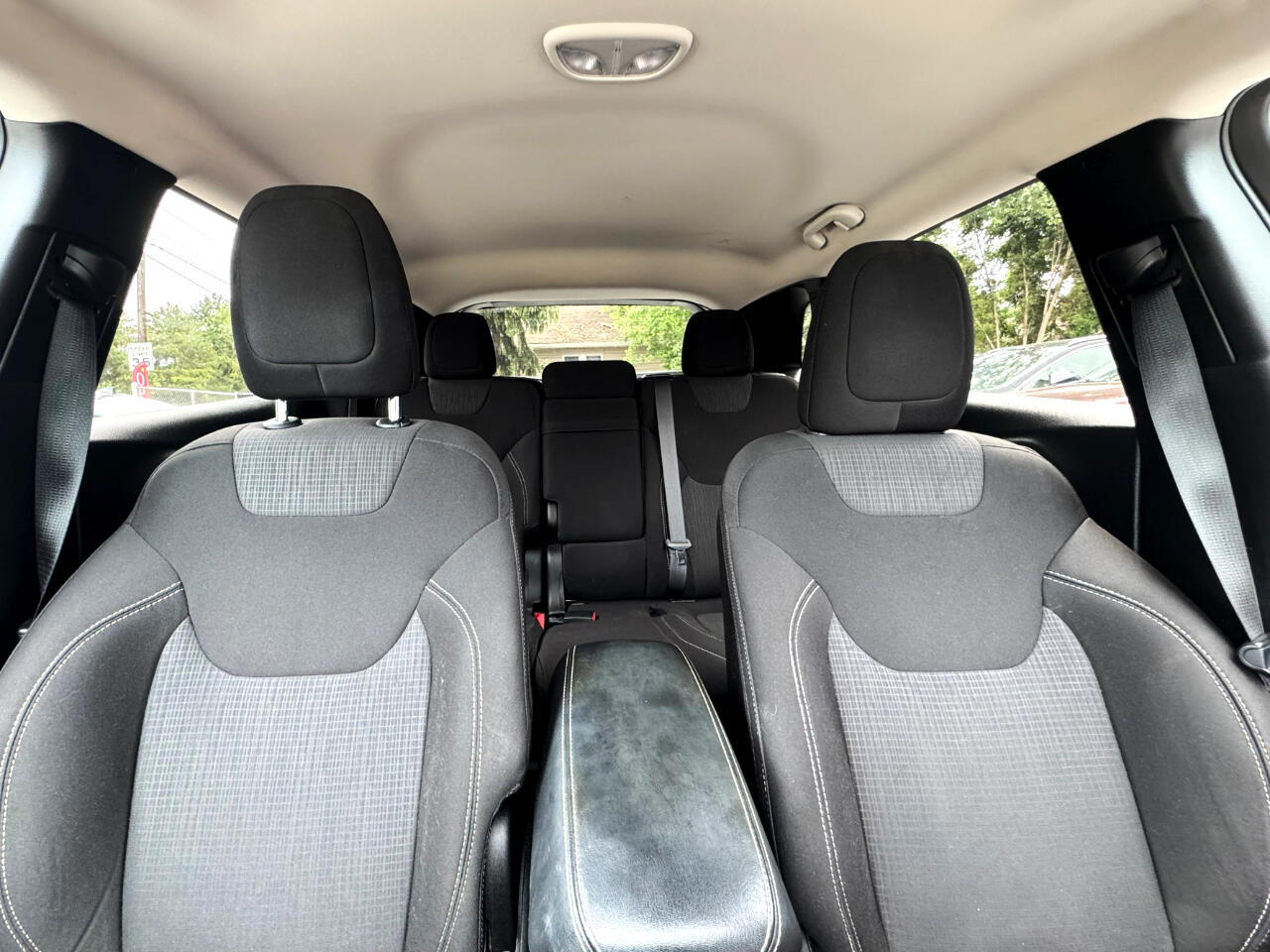 2015 Jeep Cherokee Latitude photo 28