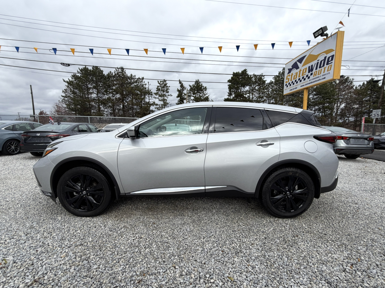 2020 Nissan Murano S photo 2