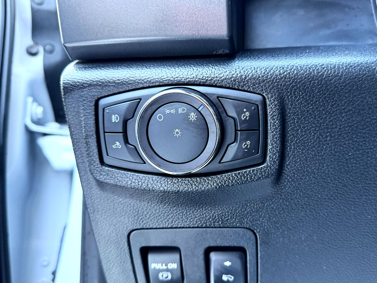 Ford F-150 XLT SuperCrew 5.5-ft. Bed 4WD 2017