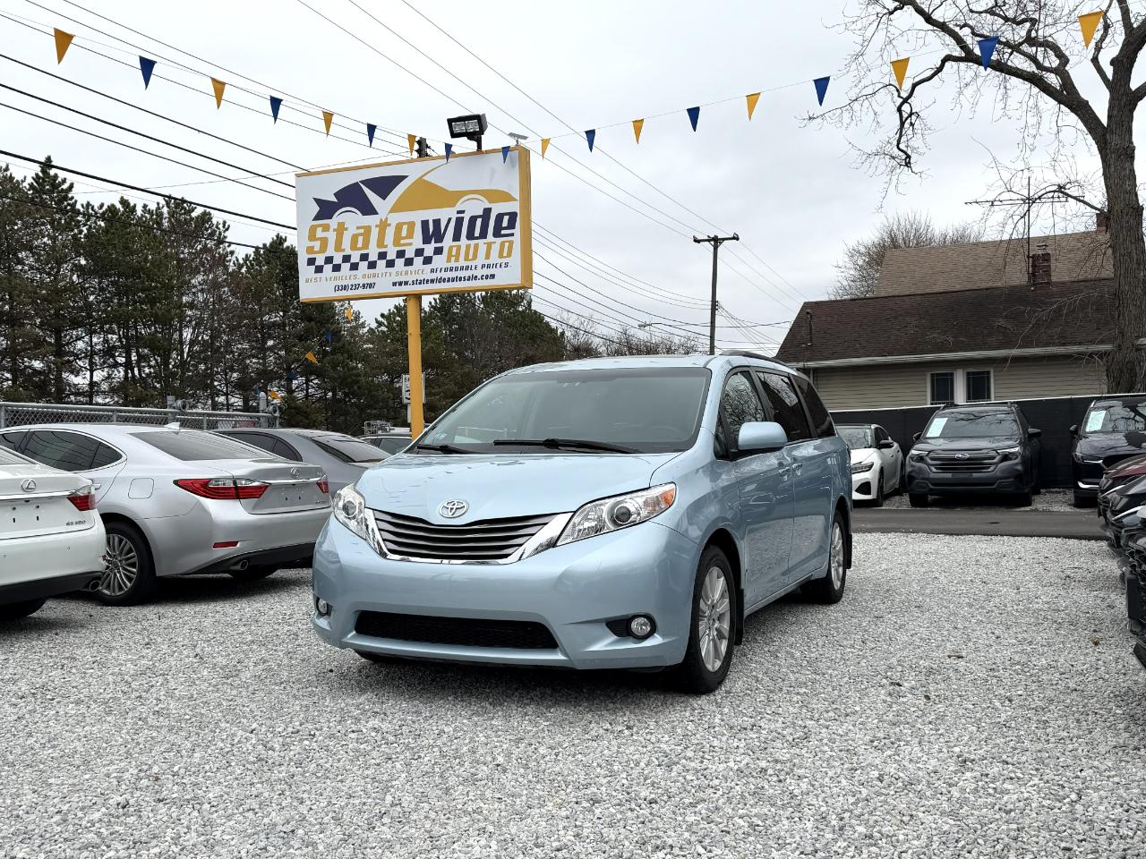 2017 Toyota Sienna XLE 7-Passenger AWD