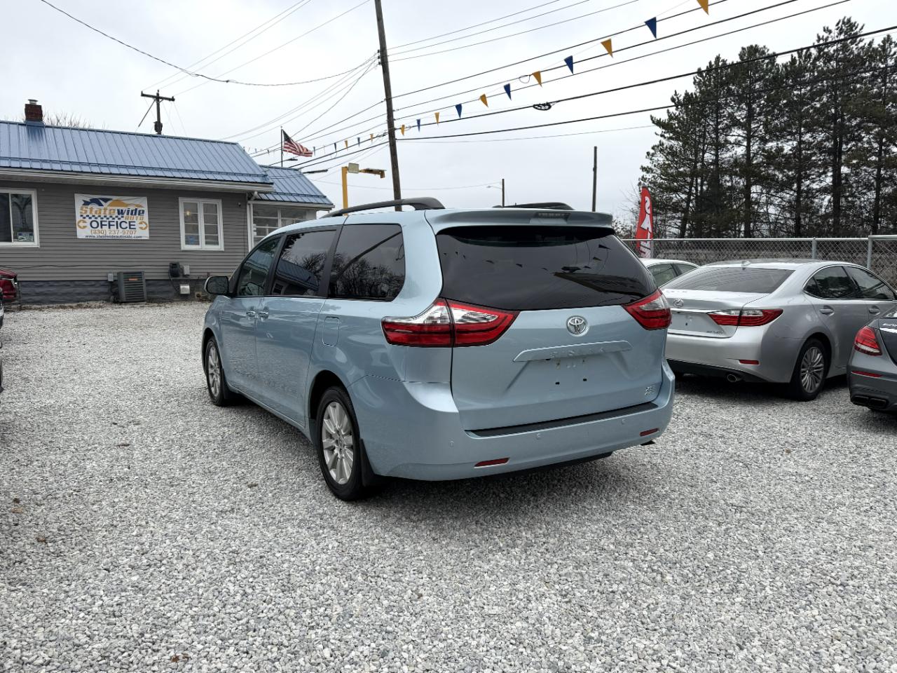 Toyota Sienna XLE 7-Passenger AWD 2017