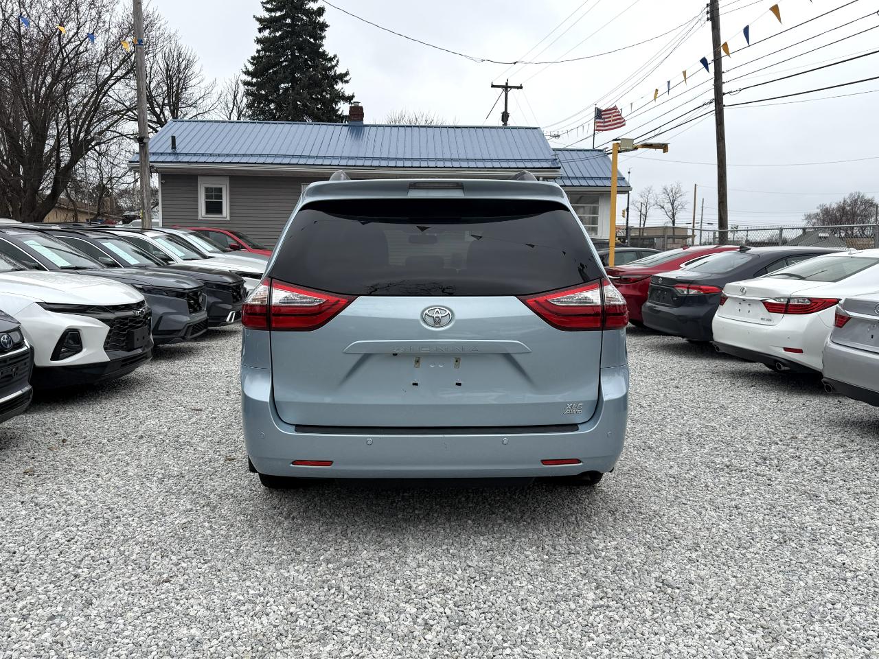 Toyota Sienna XLE 7-Passenger AWD 2017