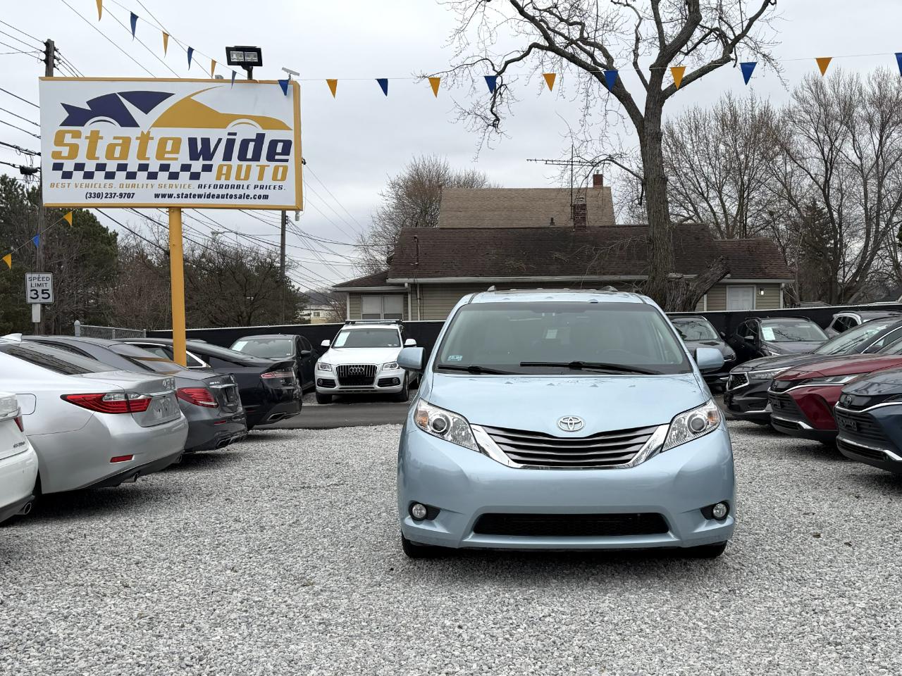 Toyota Sienna XLE 7-Passenger AWD 2017
