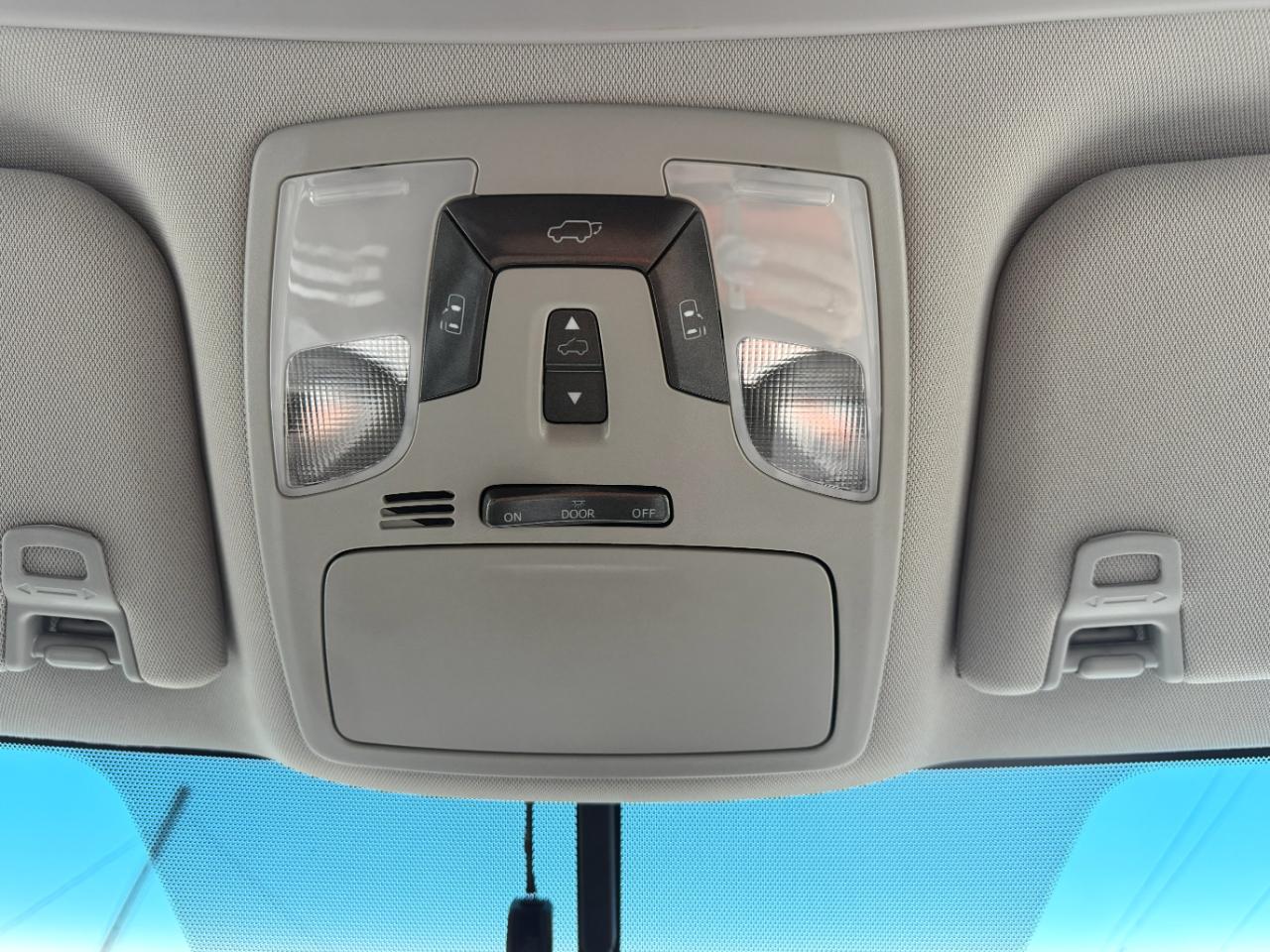 Toyota Sienna XLE 7-Passenger AWD 2017