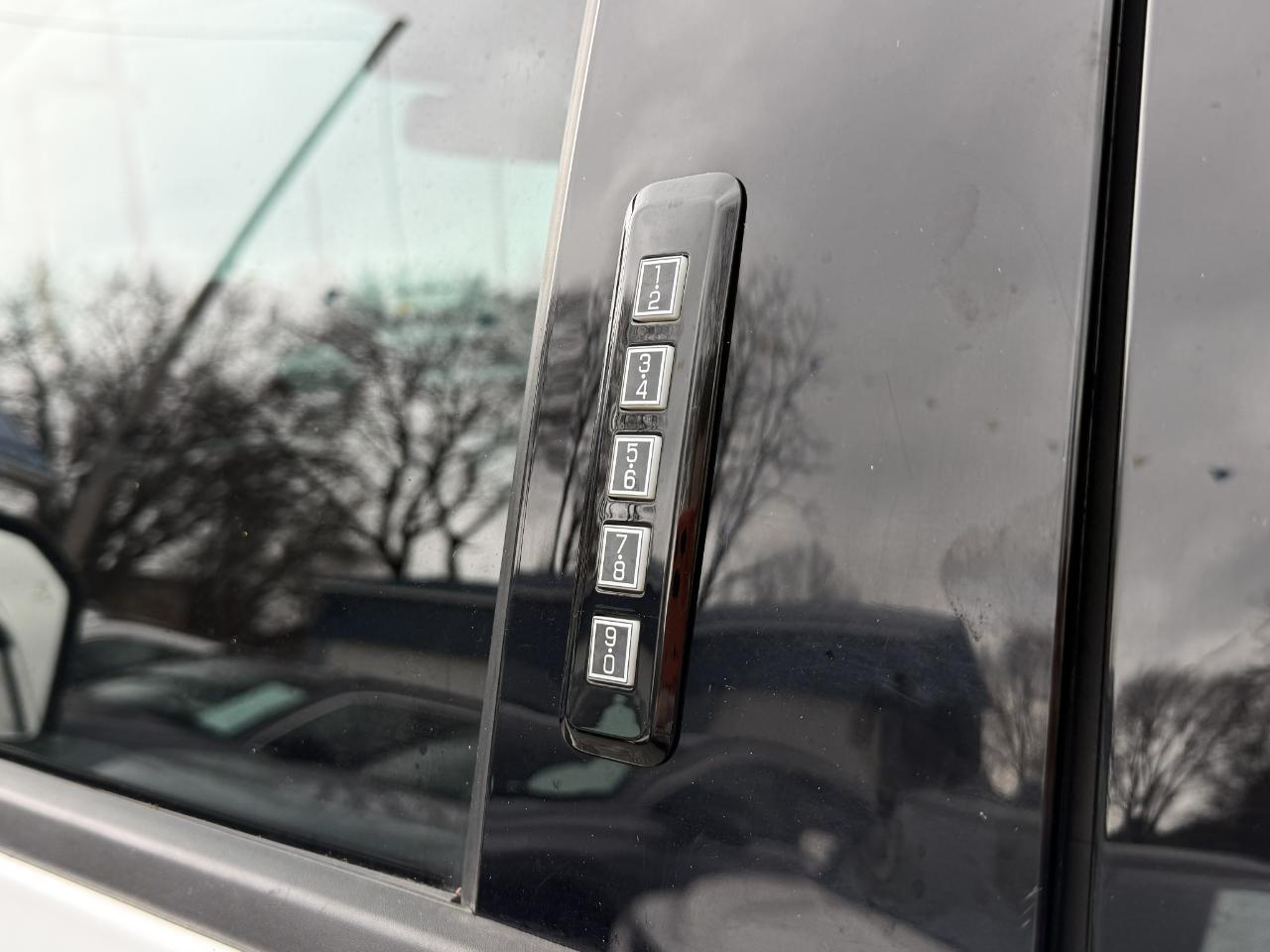 Ford F-150 4WD SuperCab 145" XL 2017