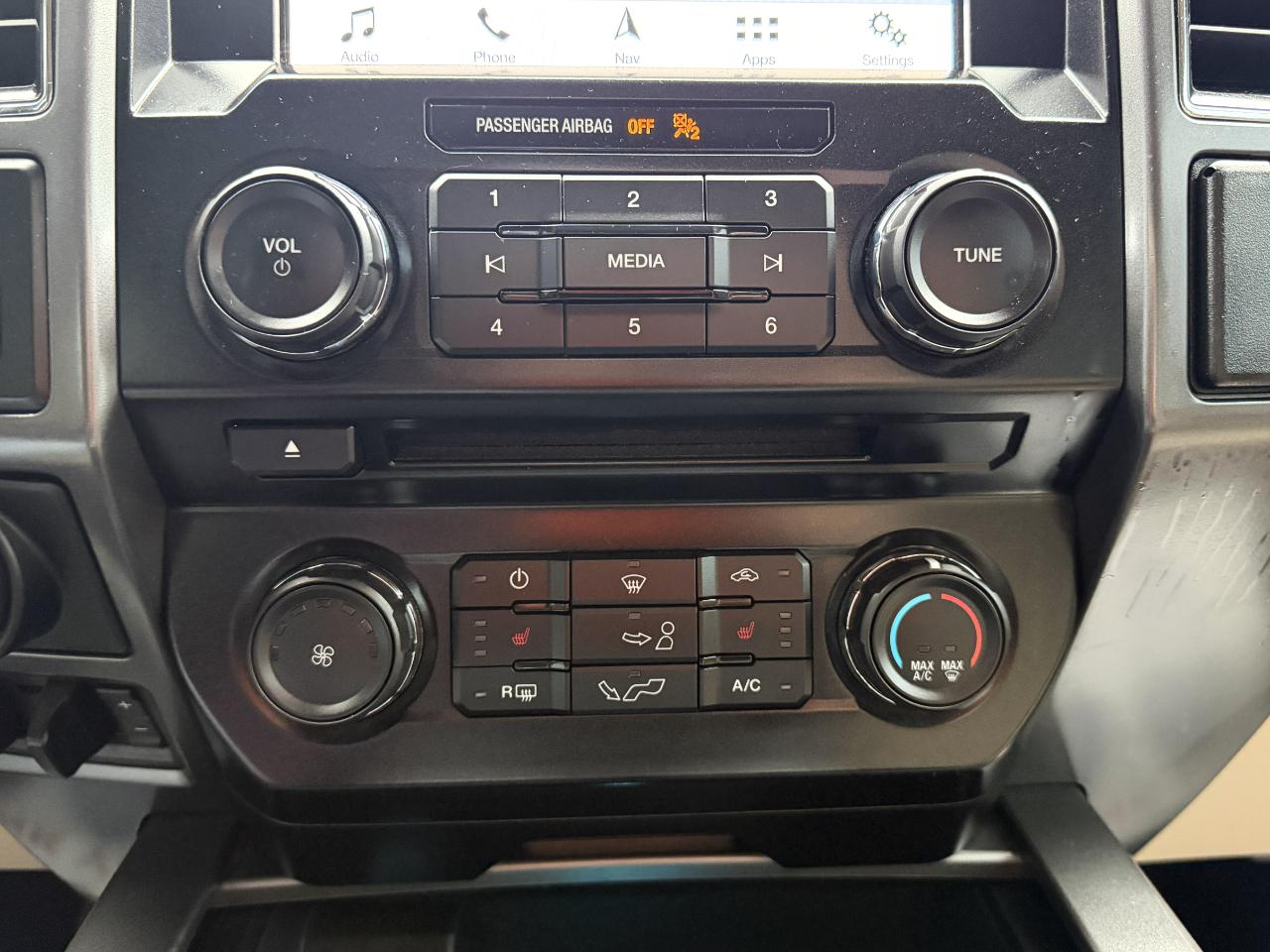 Ford F-150 4WD SuperCab 145" XL 2017