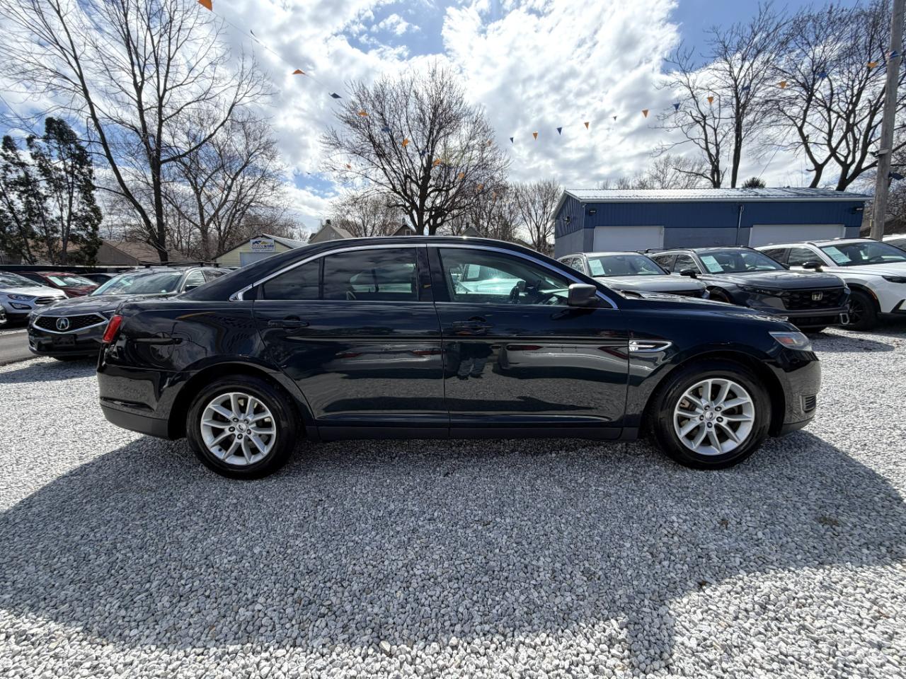 Ford Taurus SE FWD 2014