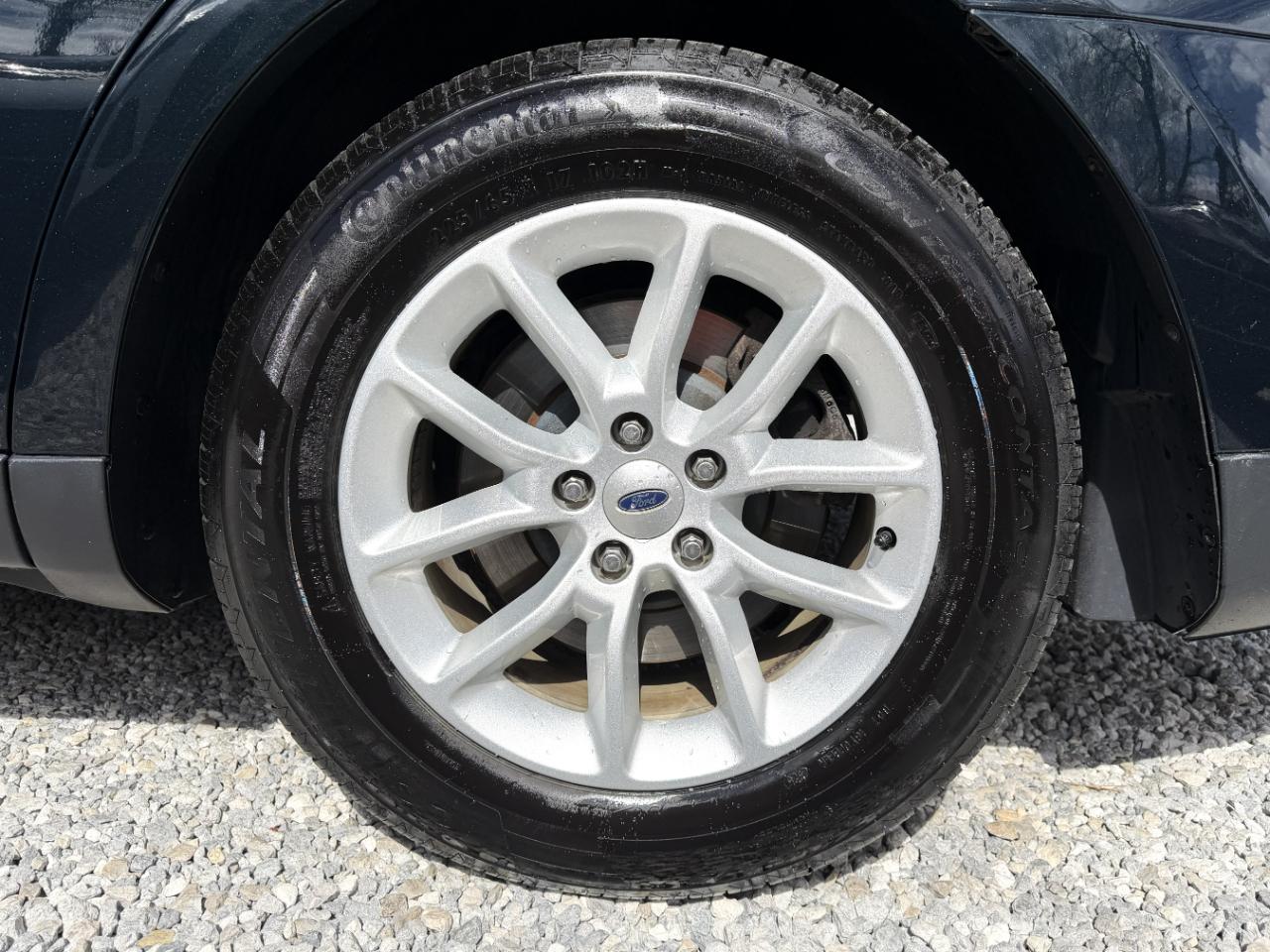 Ford Taurus SE FWD 2014