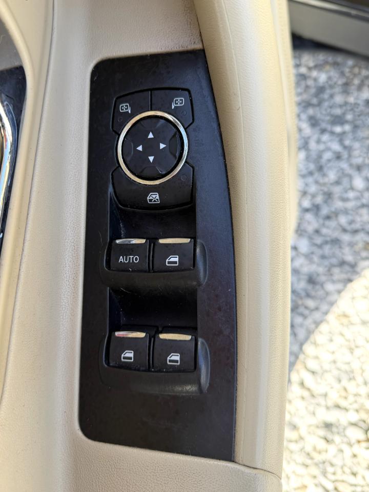 Ford Taurus SE FWD 2014