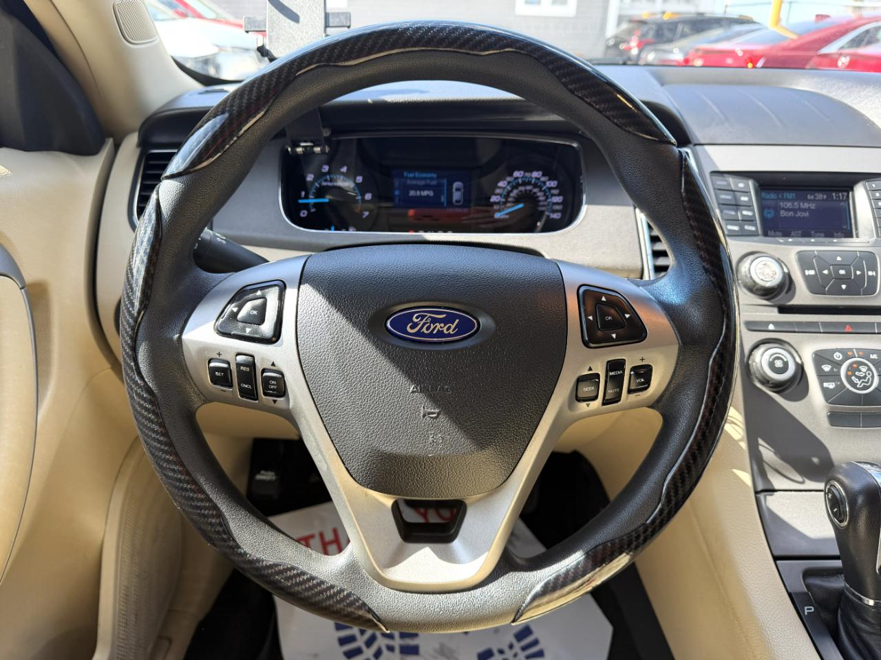 Ford Taurus SE FWD 2014