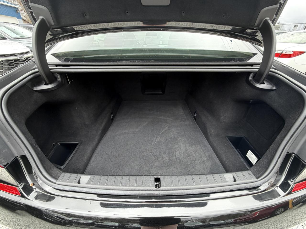 BMW 7-Series 750i 2019