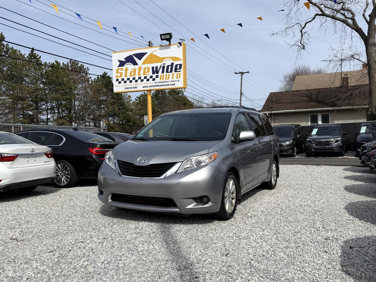 Toyota Sienna LE 7-Passenger AWD 2017