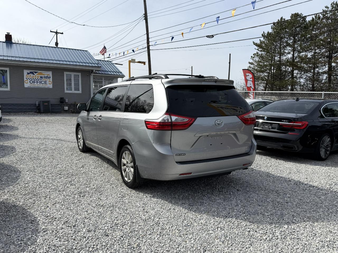 Toyota Sienna LE 7-Passenger AWD 2017