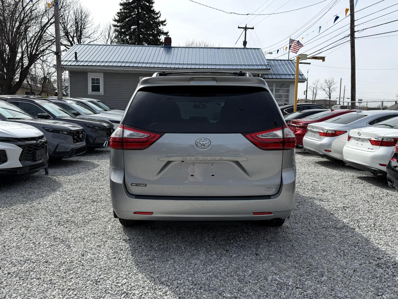 Toyota Sienna LE 7-Passenger AWD 2017