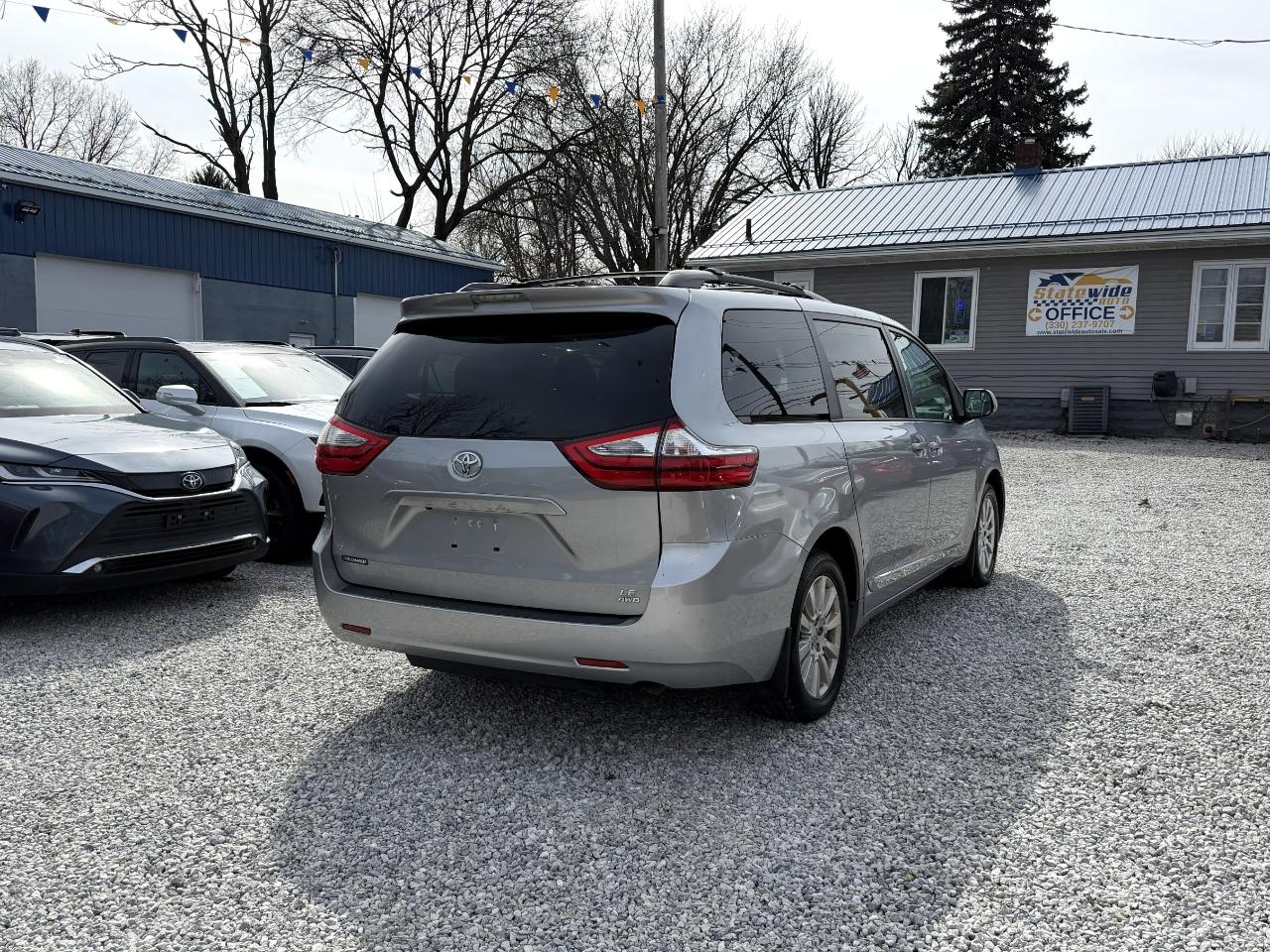 Toyota Sienna LE 7-Passenger AWD 2017