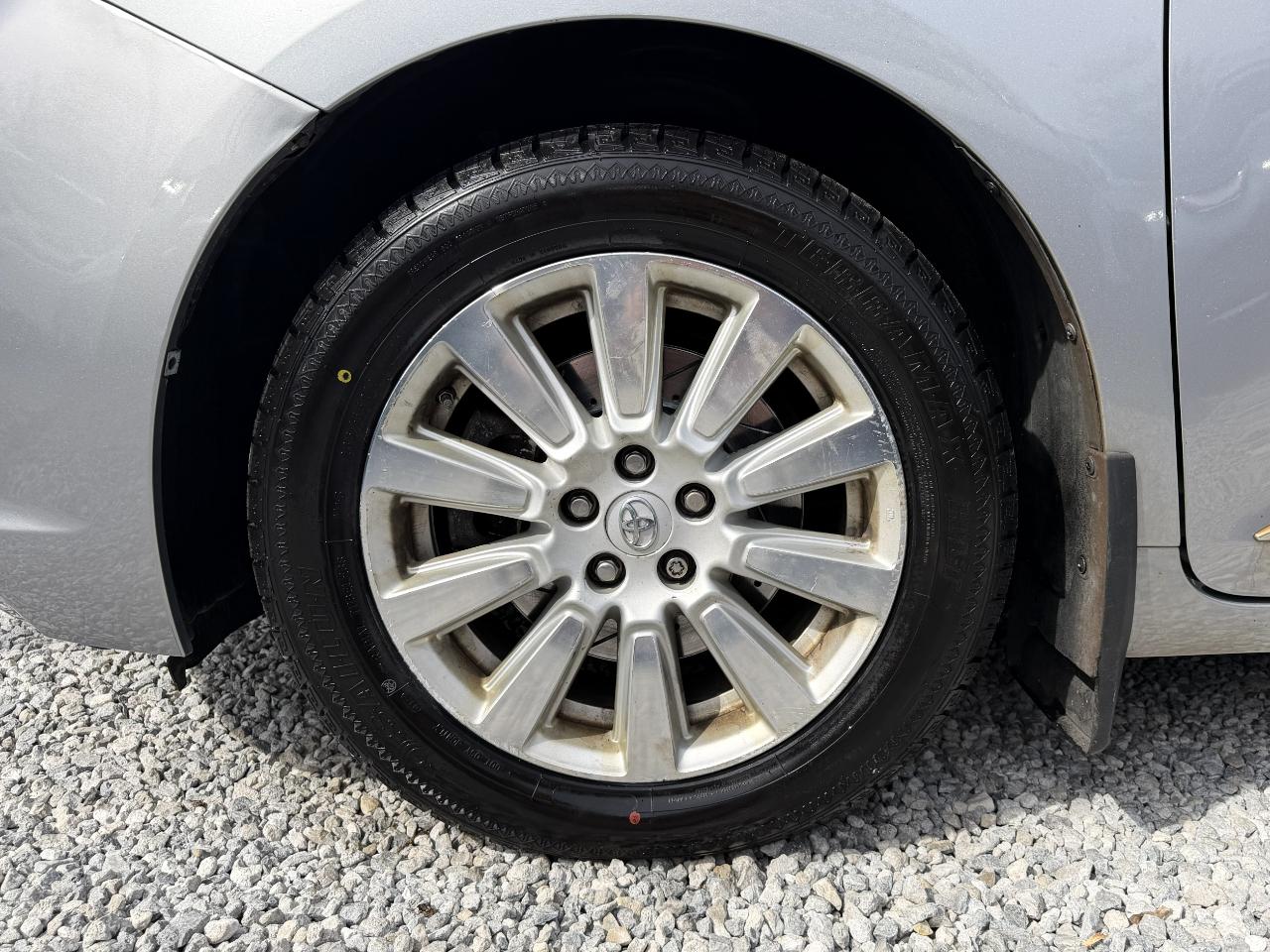 Toyota Sienna LE 7-Passenger AWD 2017