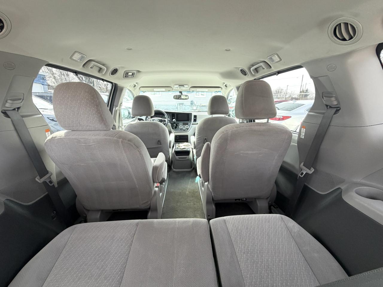 Toyota Sienna LE 7-Passenger AWD 2017