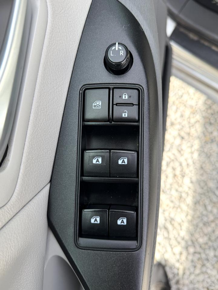 Toyota Sienna LE 7-Passenger AWD 2017