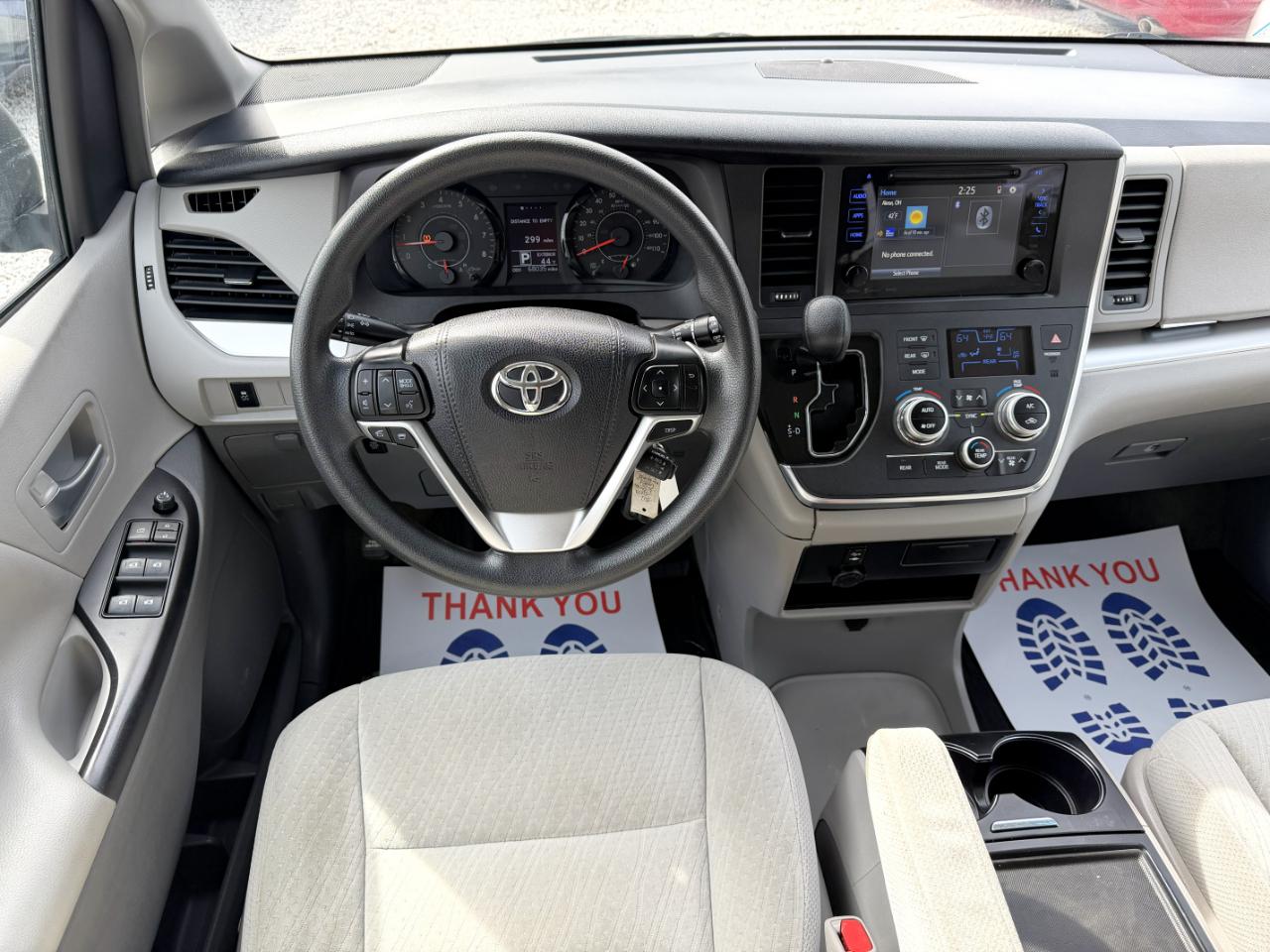 Toyota Sienna LE 7-Passenger AWD 2017