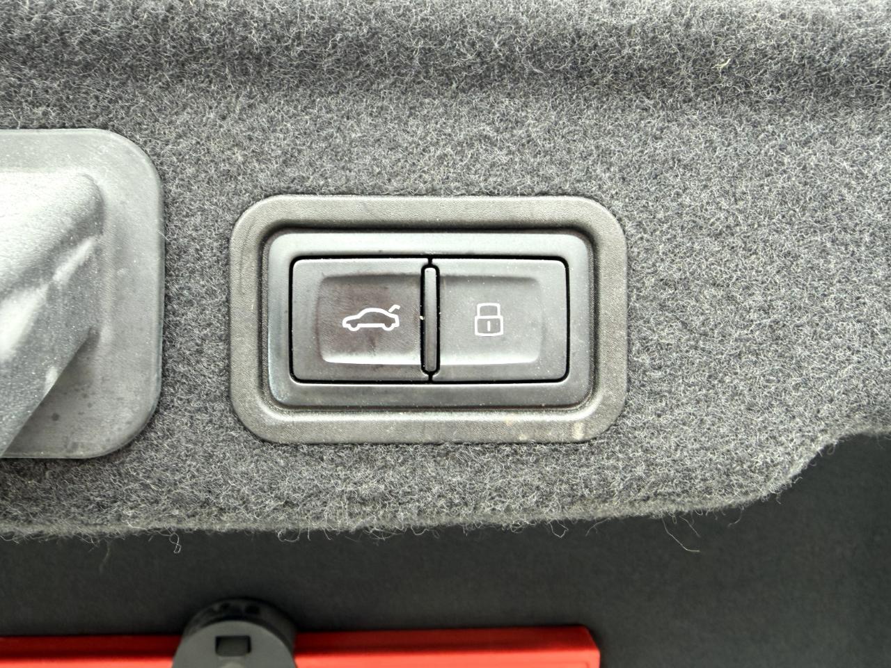 Audi A8 L 4.0T quattro 2015