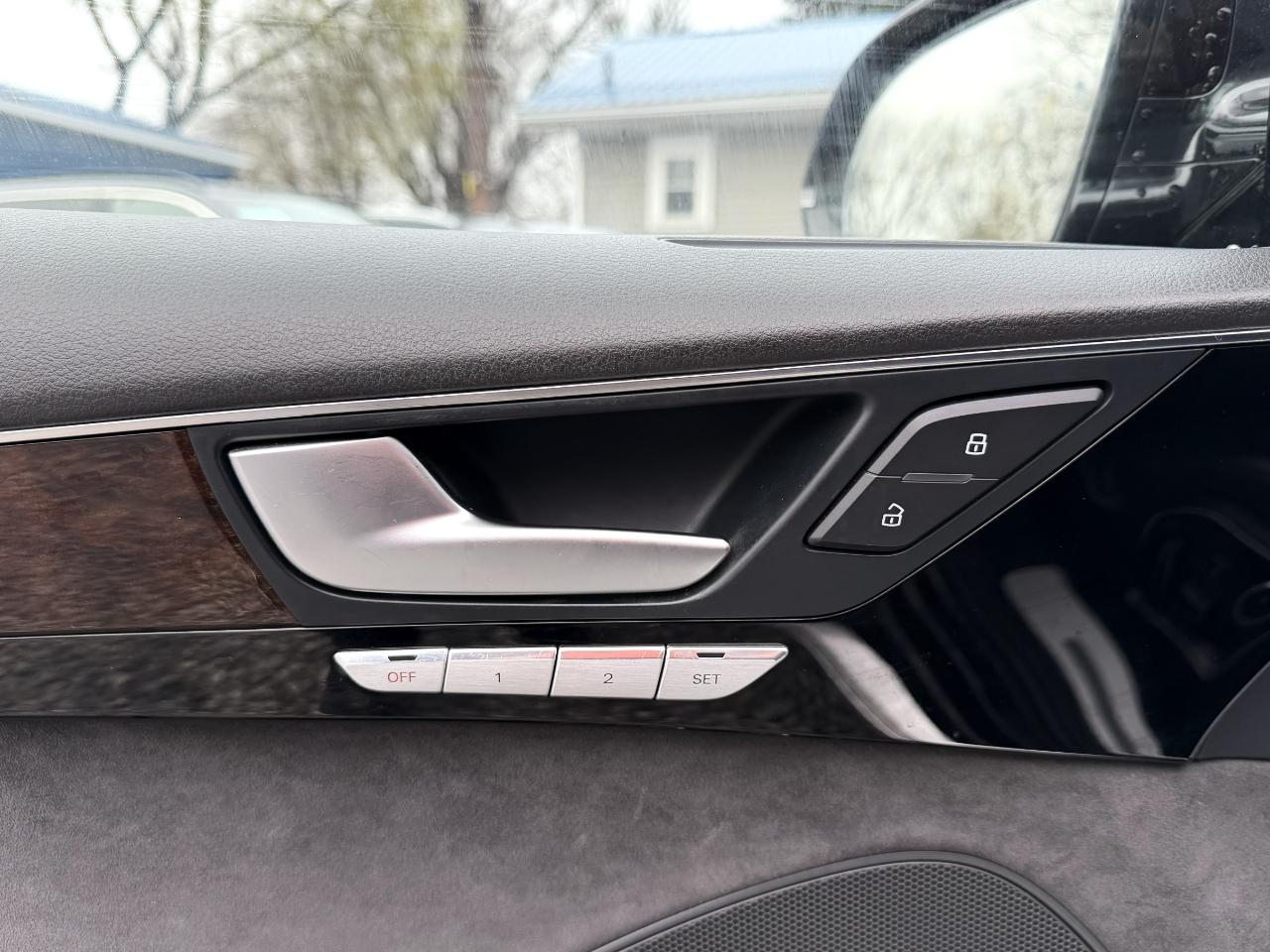 Audi A8 L 4.0T quattro 2015