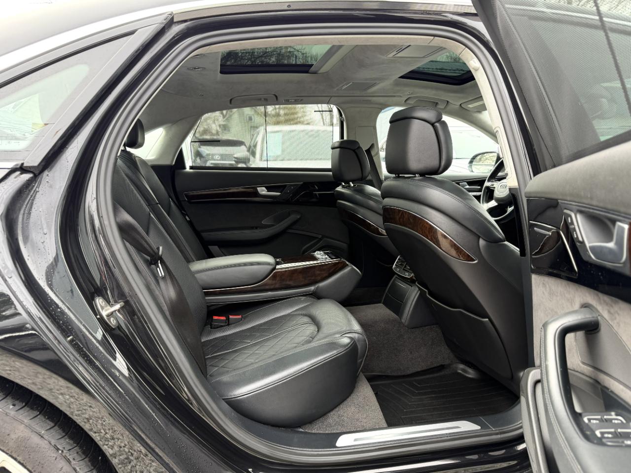 Audi A8 L 4.0T quattro 2015