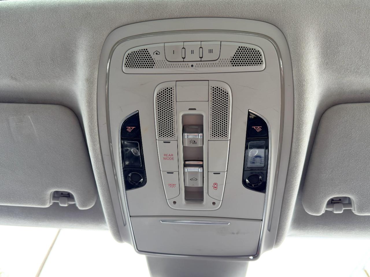 Audi A8 L 4.0T quattro 2015