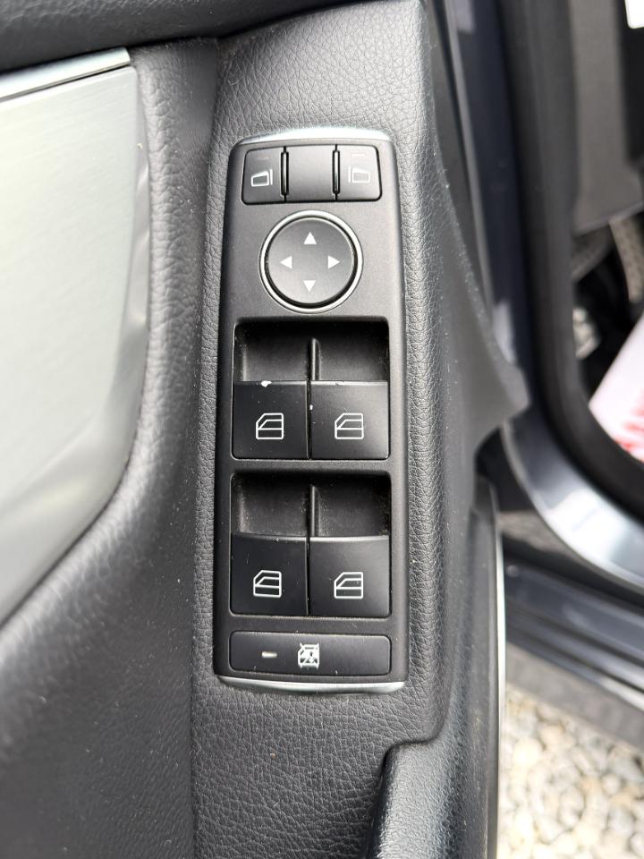 Mercedes-Benz C-Class C300 4MATIC Sport Sedan 2013