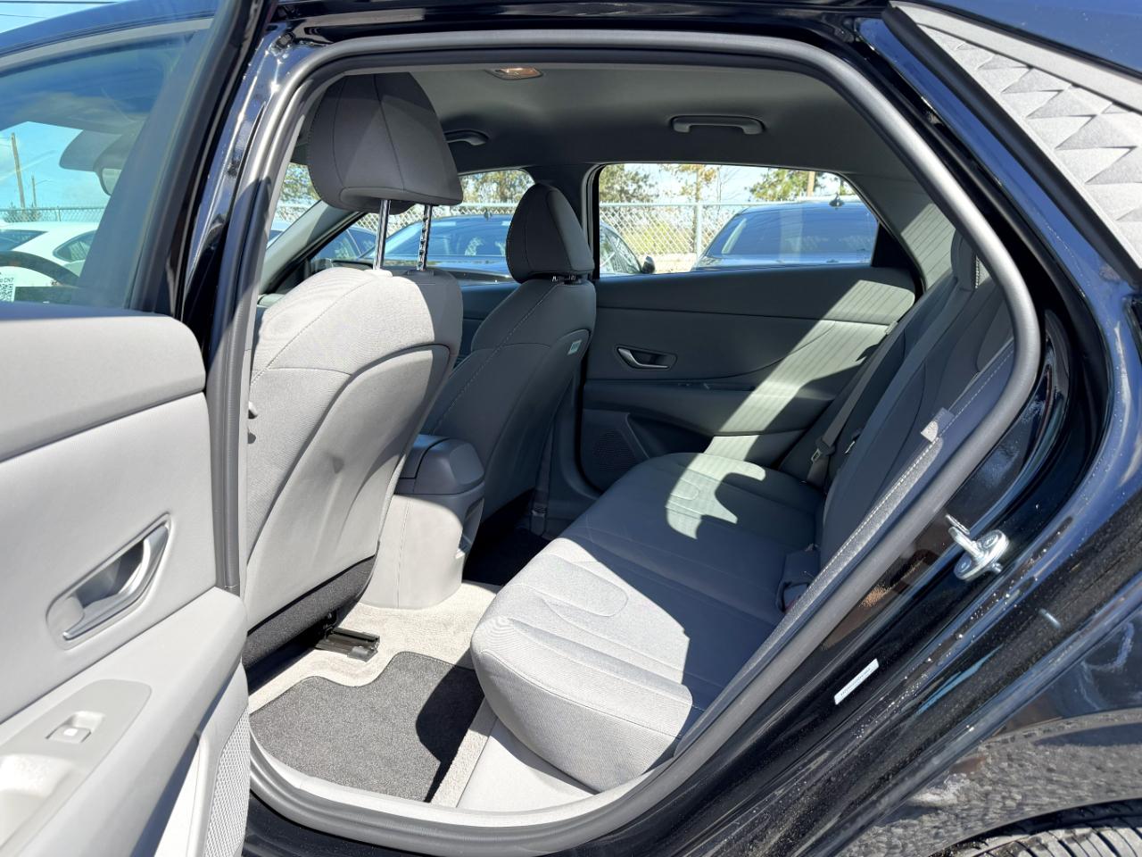 Hyundai Elantra SEL Sport 2025