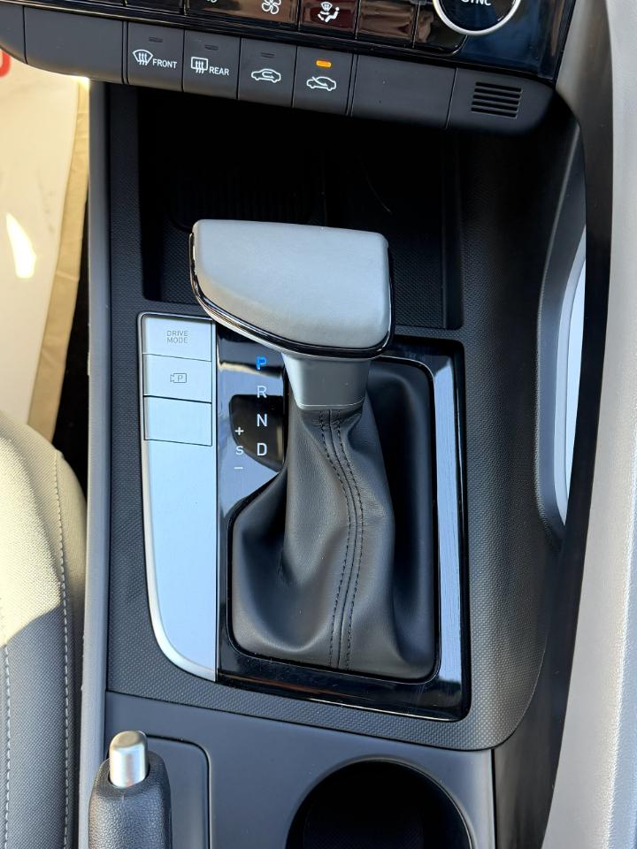 Hyundai Elantra SEL Sport 2025