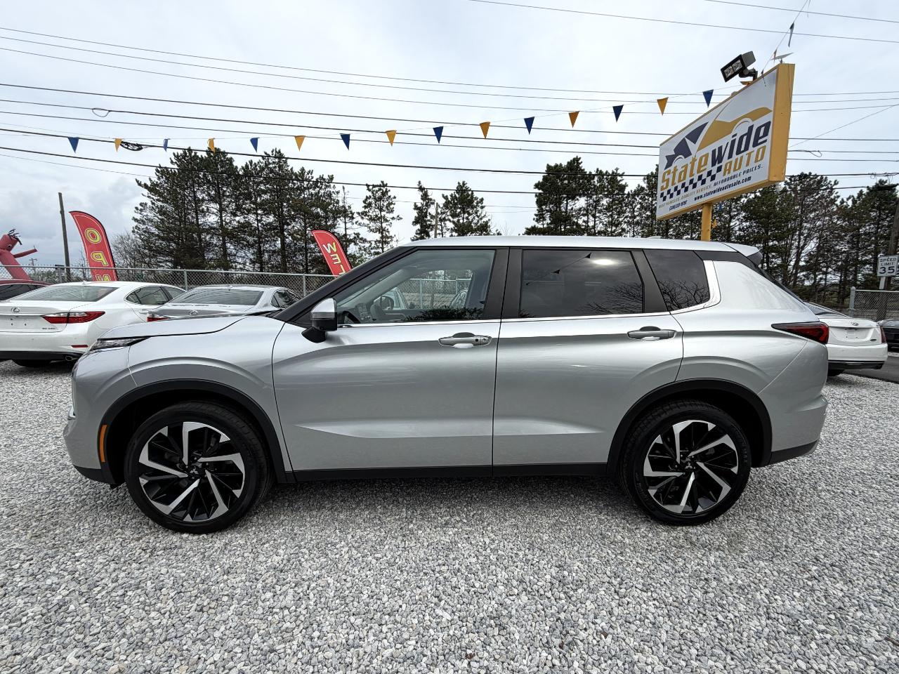 Mitsubishi Outlander SE AWC 2023