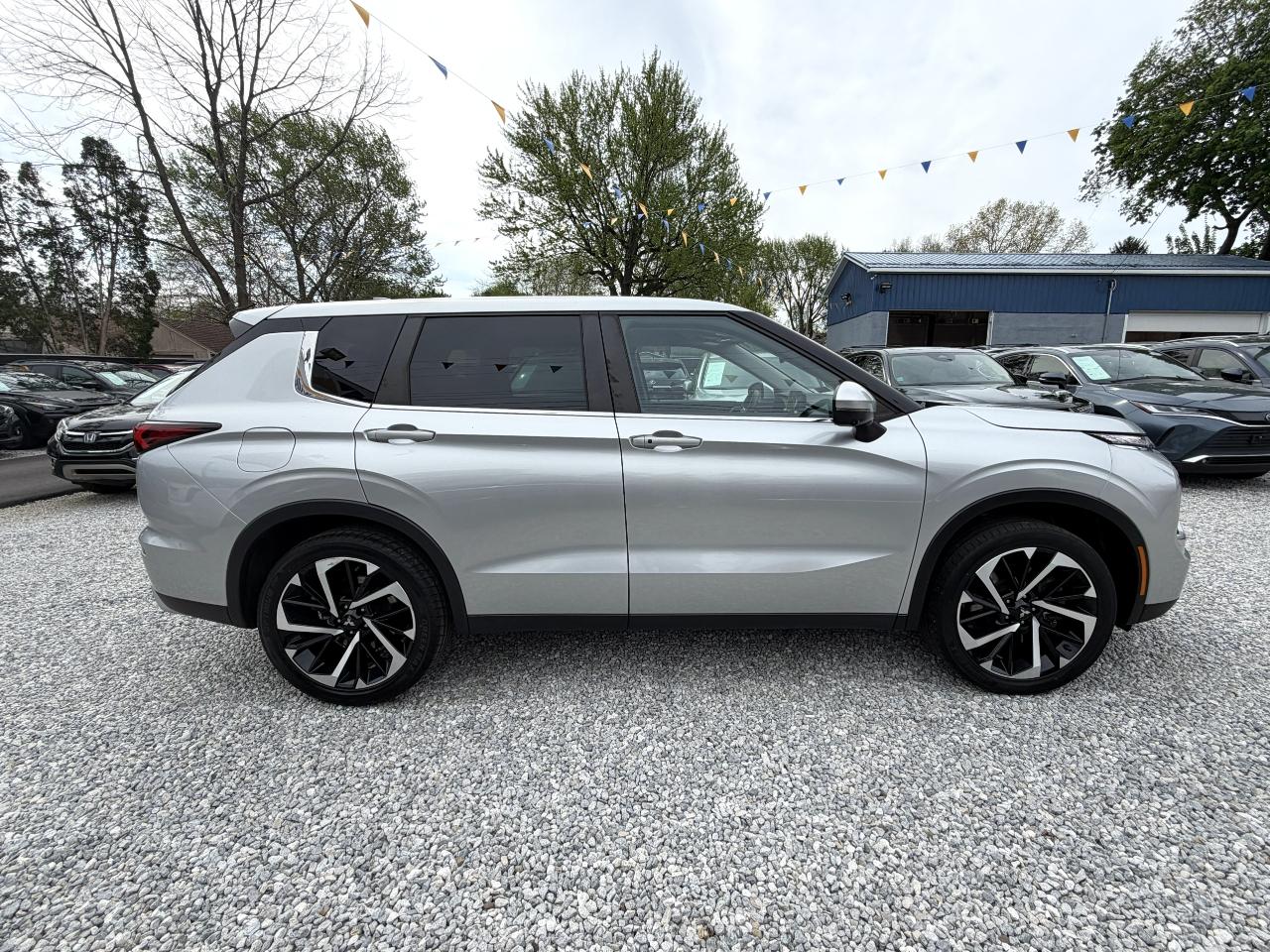 Mitsubishi Outlander SE AWC 2023