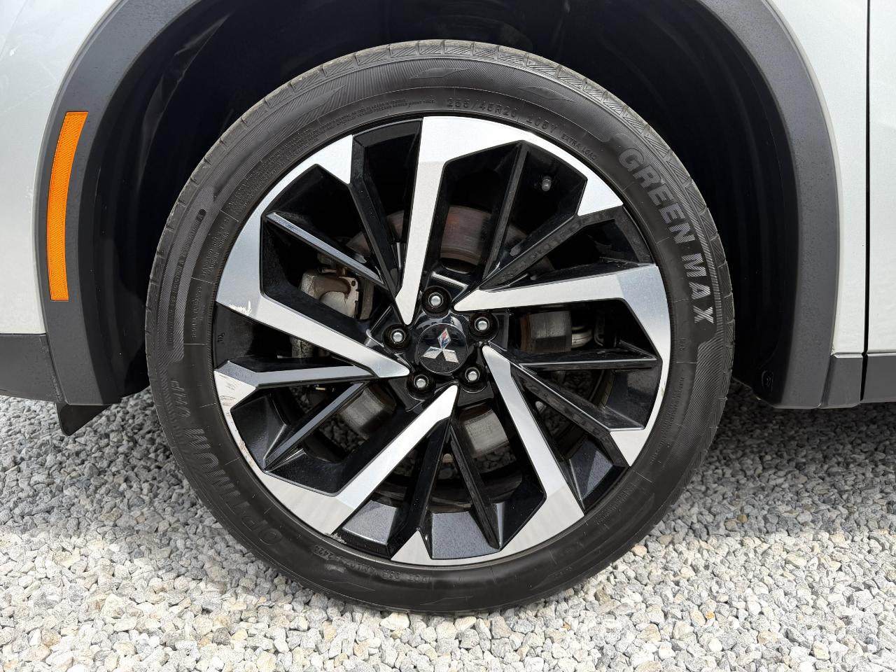 Mitsubishi Outlander SE AWC 2023