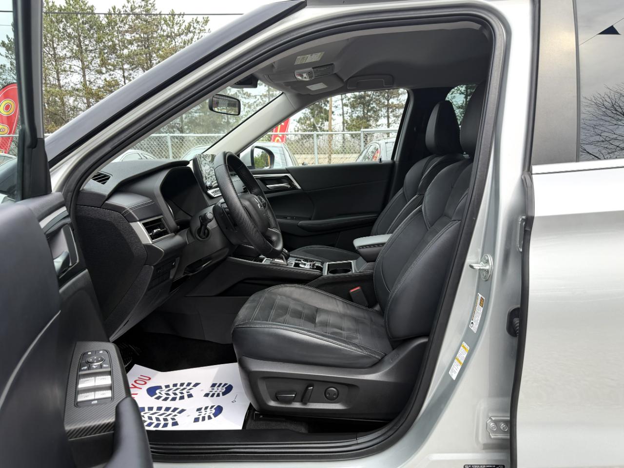 Mitsubishi Outlander SE AWC 2023