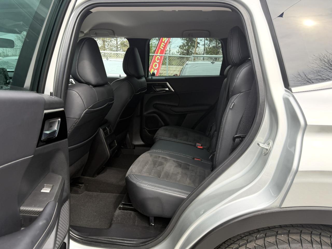 Mitsubishi Outlander SE AWC 2023