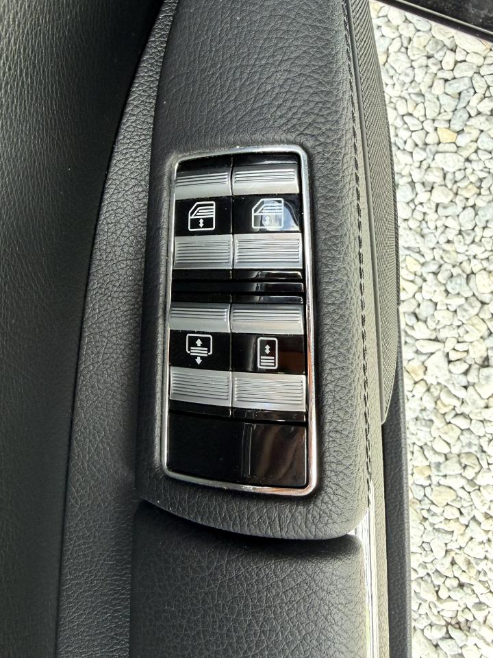 Mercedes-Benz S-Class S550 2007